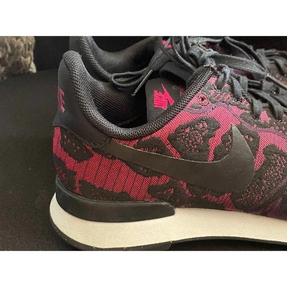 Nike  Womens Internationalist Athletic Black US 6 Lace-Up Sneakers Colorful - Picture 5 of 12